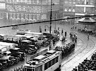 Auf dem Hagenmarkt geparkte LKW, mit denen die SA-Leute anreisten. Foto: Braunschweigisches Landesmuseum, Fotoarchiv, Repro J. Simon.