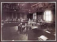 Sitzung des Braunschweigischen Landtags am 11.06.1932. Noch sind alle Fraktionen vertreten. Foto: Niedersächisches Landesarchiv - Staatsarchiv Wolfenbüttel 50 Slg 95